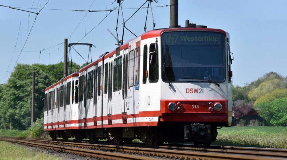 Um die Sauberkeit in den Stadtbahnen von DSW21 kümmert sich Piepenbrock. (Bild: Jörg Schimmel DSW21)