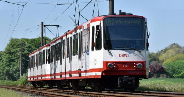 Um die Sauberkeit in den Stadtbahnen von DSW21 kümmert sich Piepenbrock. (Bild: Jörg Schimmel DSW21)