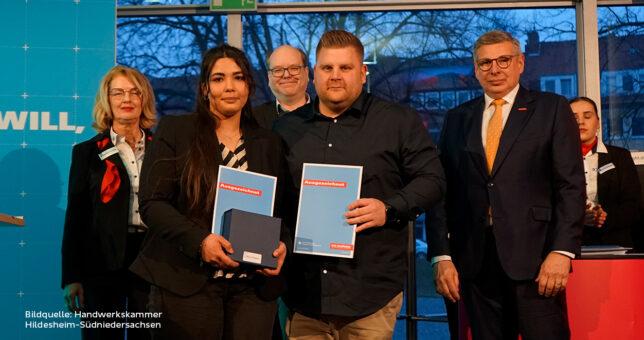 Bei der „Ehrung der Besten“ hielten Yasmin Öztoprak und ihr Ausbilder Steven Theune von der Piepenbrock Niederlassung Göttingen die Urkunden in den Händen.