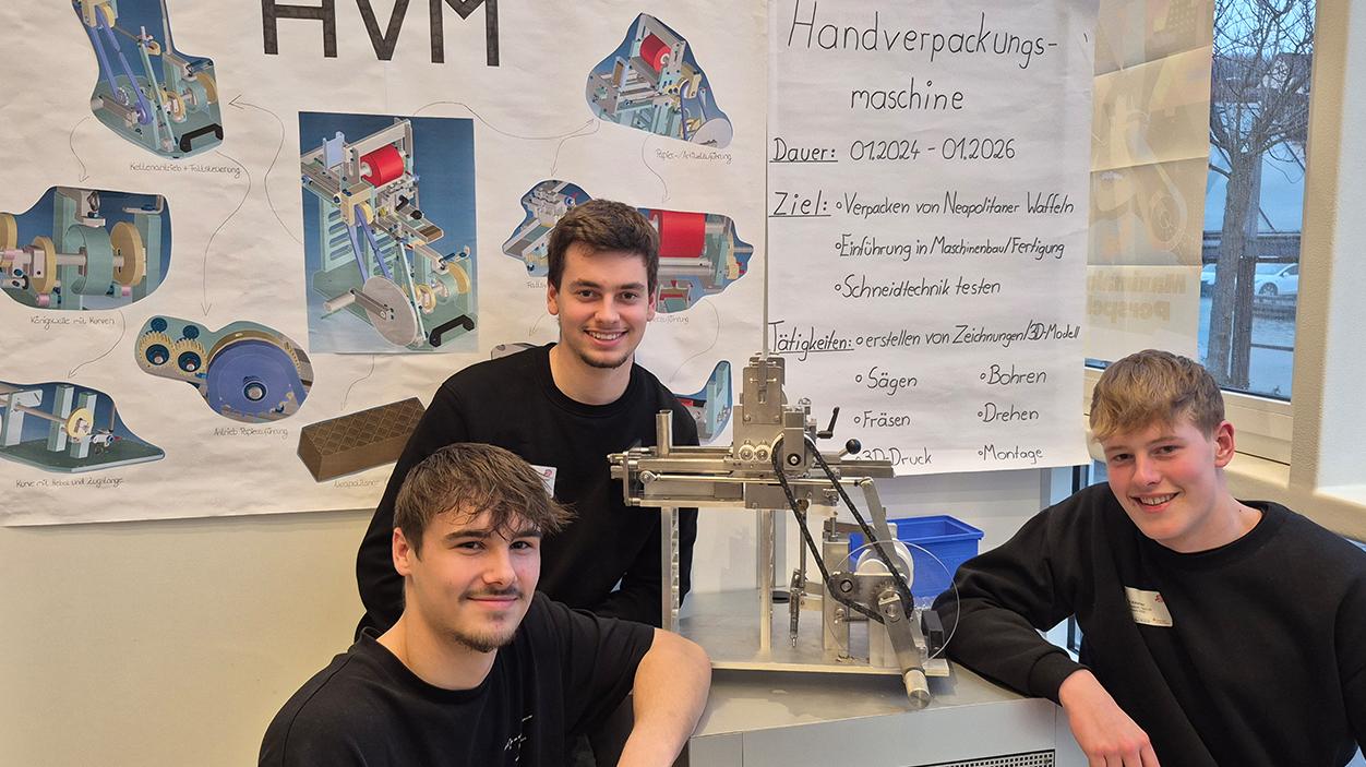 Azubis von LoeschPack gewinnen bei „Jugend forscht“ Oberfranken