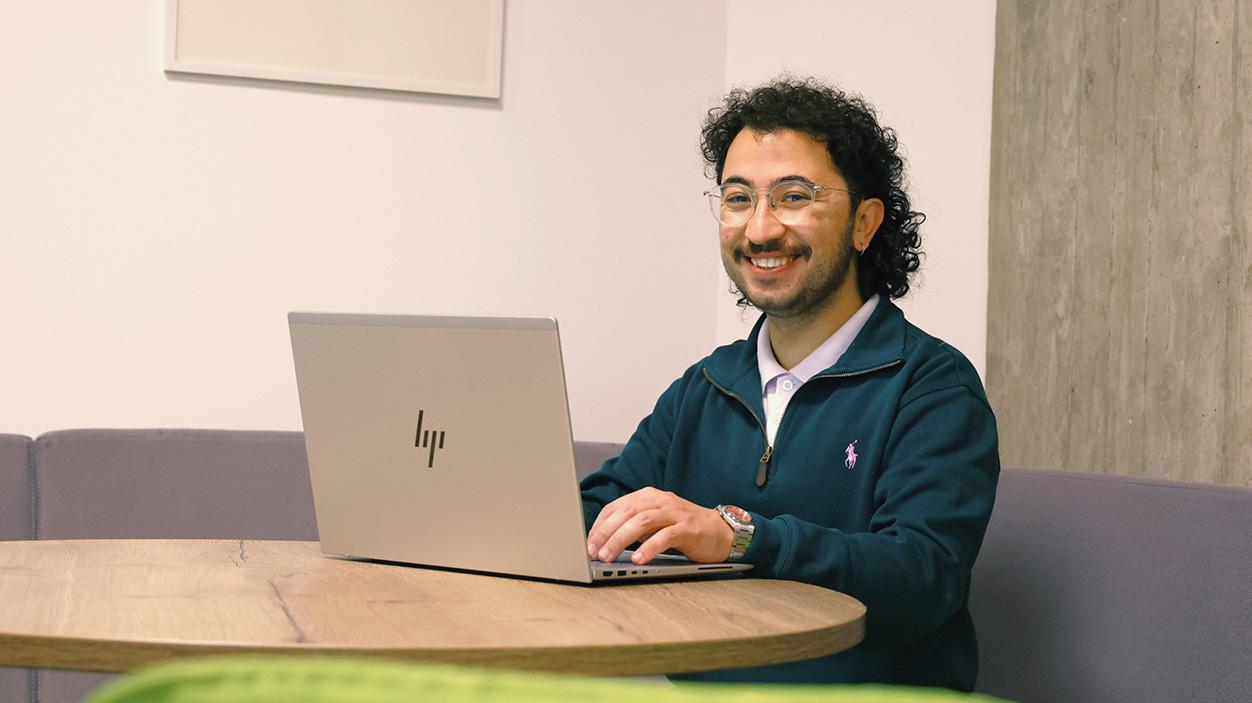 Reihe „Unsere Gesichter, unsere Vielfalt“: Moaz Huossien aus Syrien