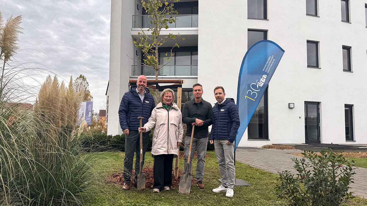 Piepenbrock schenkt der WGG Greifswald einen Ginkgo-Baum zum 130. Geburtstag