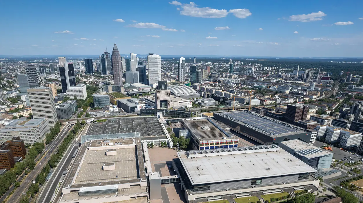 Saubere Hallen und Flächen für die Messe Frankfurt