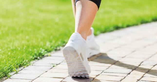 Reinigungstipp: weiße Schuhsohlen mit einem Schmutzradierer zum Strahlen bringen