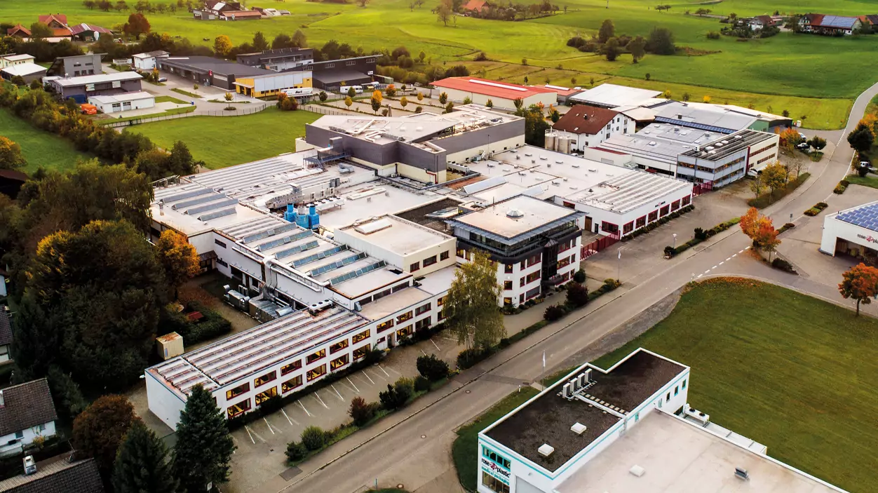 Maschinen auf dem Prüfstand: Betriebsmittelprüfung am rose plastic-Hauptsitz