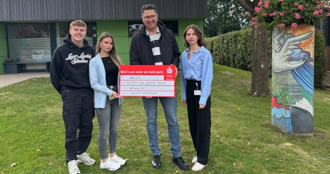Mit Schokolade etwas Gutes tun: Piepenbrock Azubis spenden 860,20 Euro zum Weltkindertag blog-slider-startseite-spende-weltkindertag-2025-oeffentlich