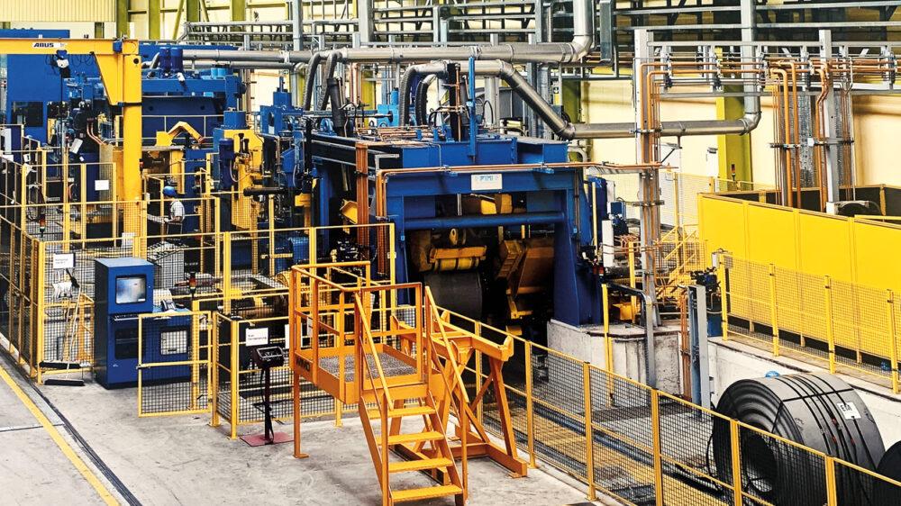 Piepenbrock übernimmt Maschinenreinigung für thyssenkrupp Stahlkontor in Krefeld.